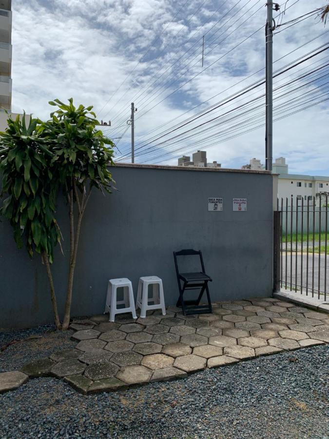 Fica, Vai Ter Bolo Hostel Itajaí Eksteriør billede